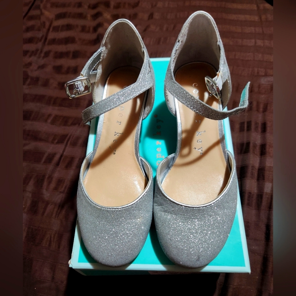 Copper key size 13M girl silver shoes